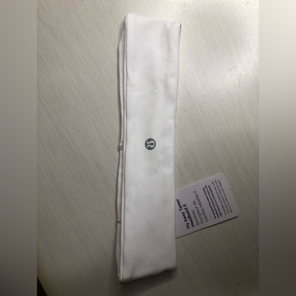 Lululemon Fly Away Tamer Headband